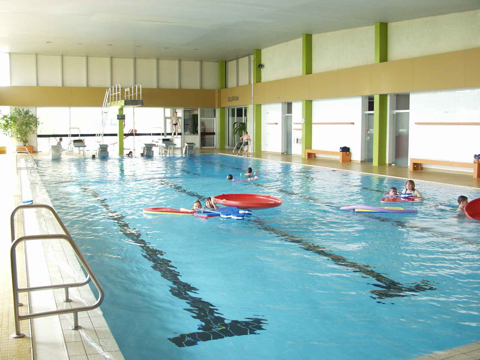 Hallenbad-Schwimmbecken